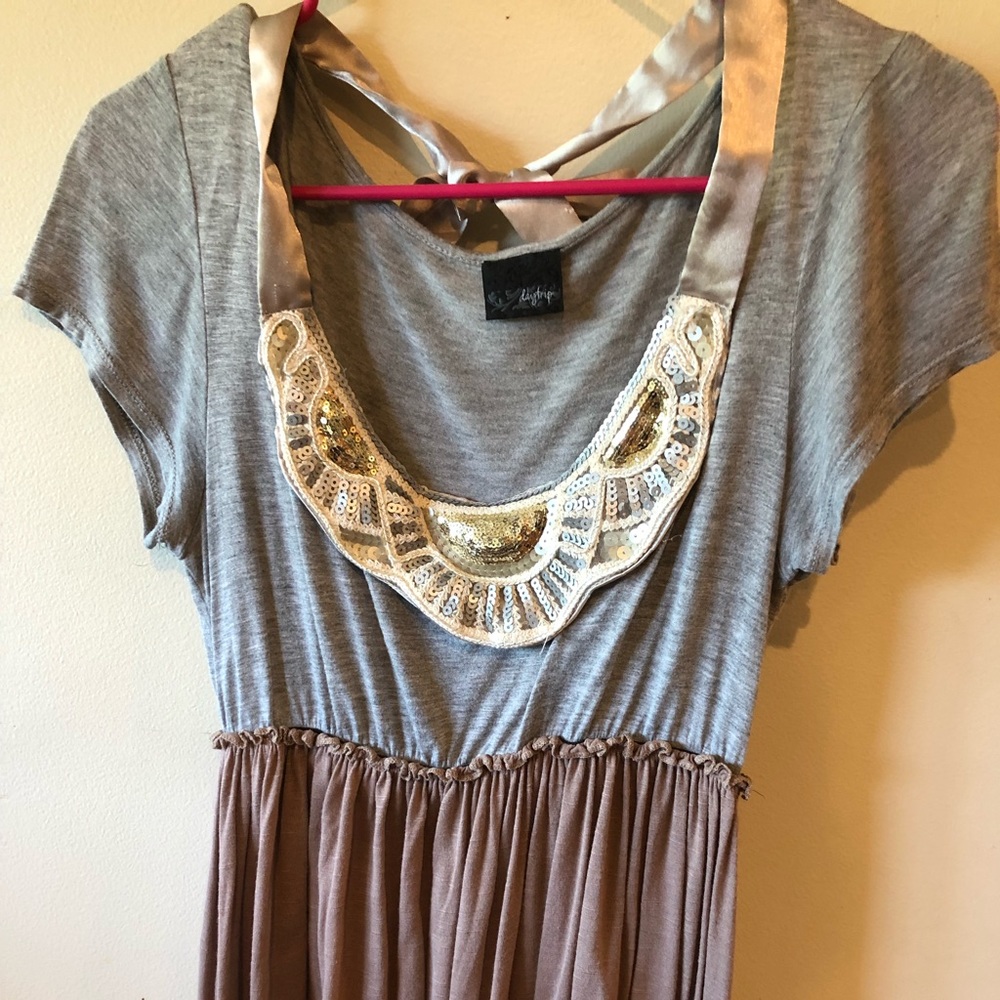 Gorgeous Daytrip Neck Tie-behind top
